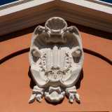 ...l� dove � presente lo stemma dell�Anmig di ispirazione romana, ovvero uno scudo con tre gladii su una corona di spine